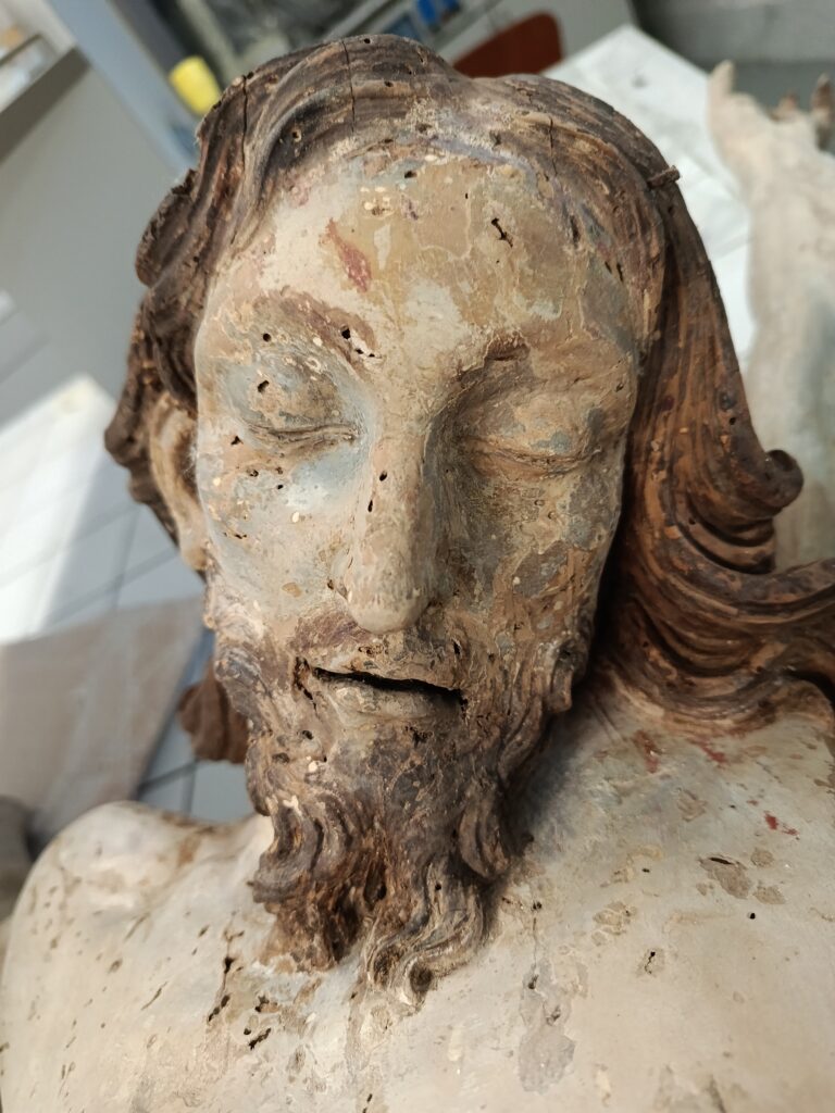 Piano di valorizzazione 2026. Un crocifisso ligneo barocco, un unicum nel patrimonio del Cimitero di Staglieno in Genova: restauro del crocifisso ligneo